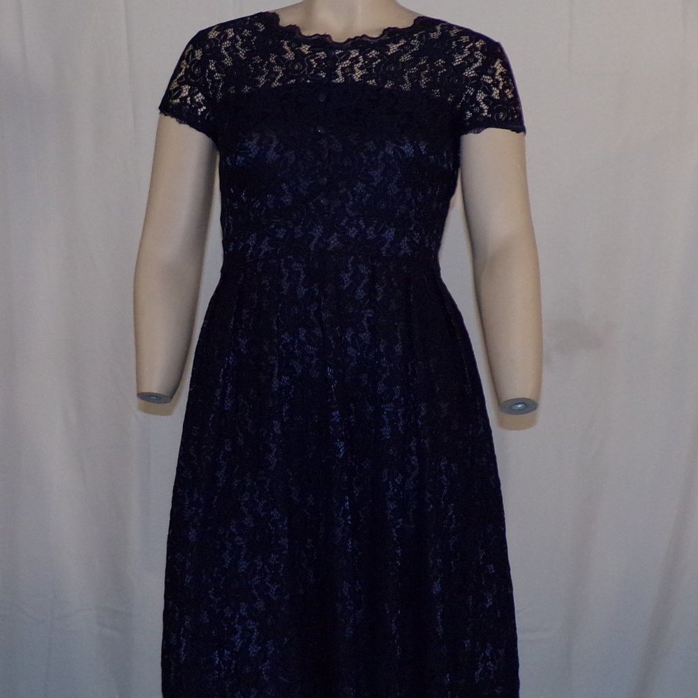 BLUE LACE WOMAN'S DRESS